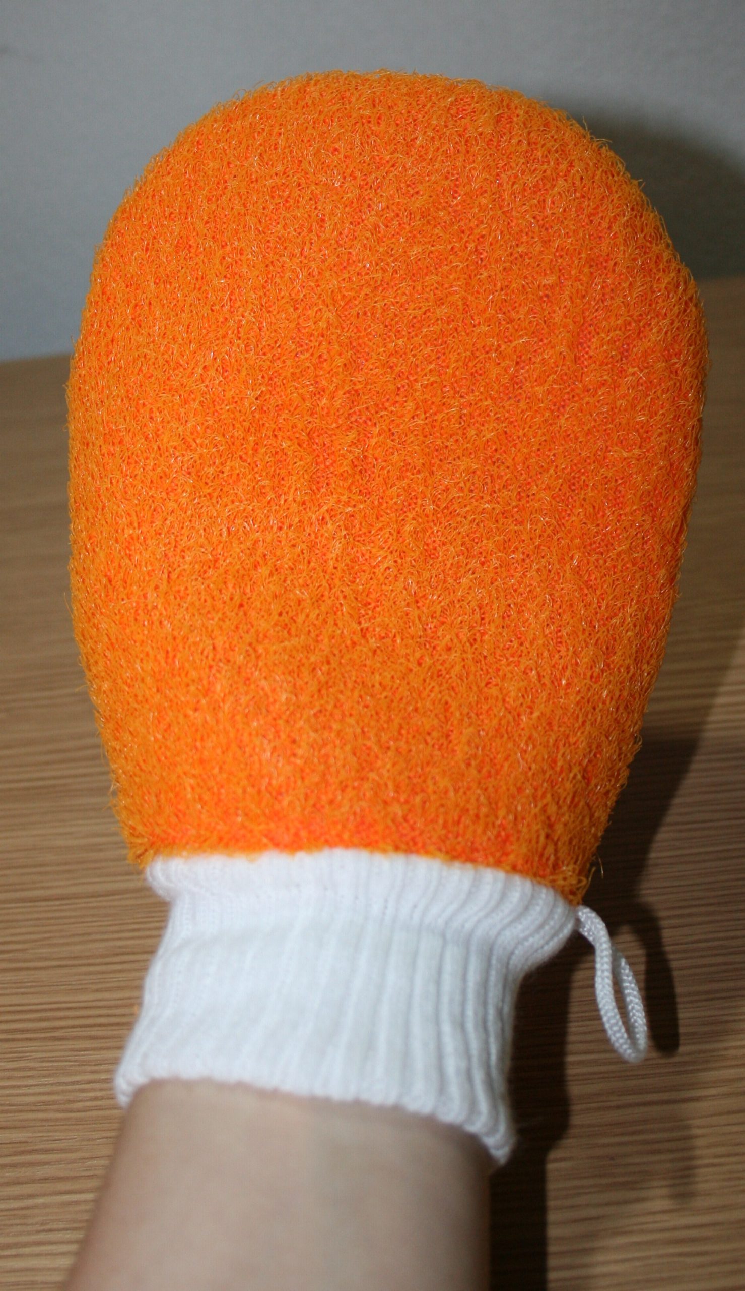 Quick Pick Tuesday: Calcot Super Smoothing Scrub Mitt