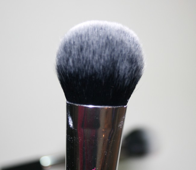 Real Techniques Nic's Pics Cheek Brush