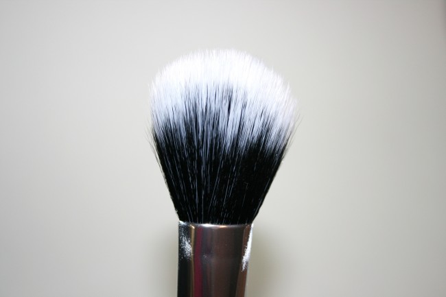 Real Techniques Nic's Pics Duo Powder Fibre Brush